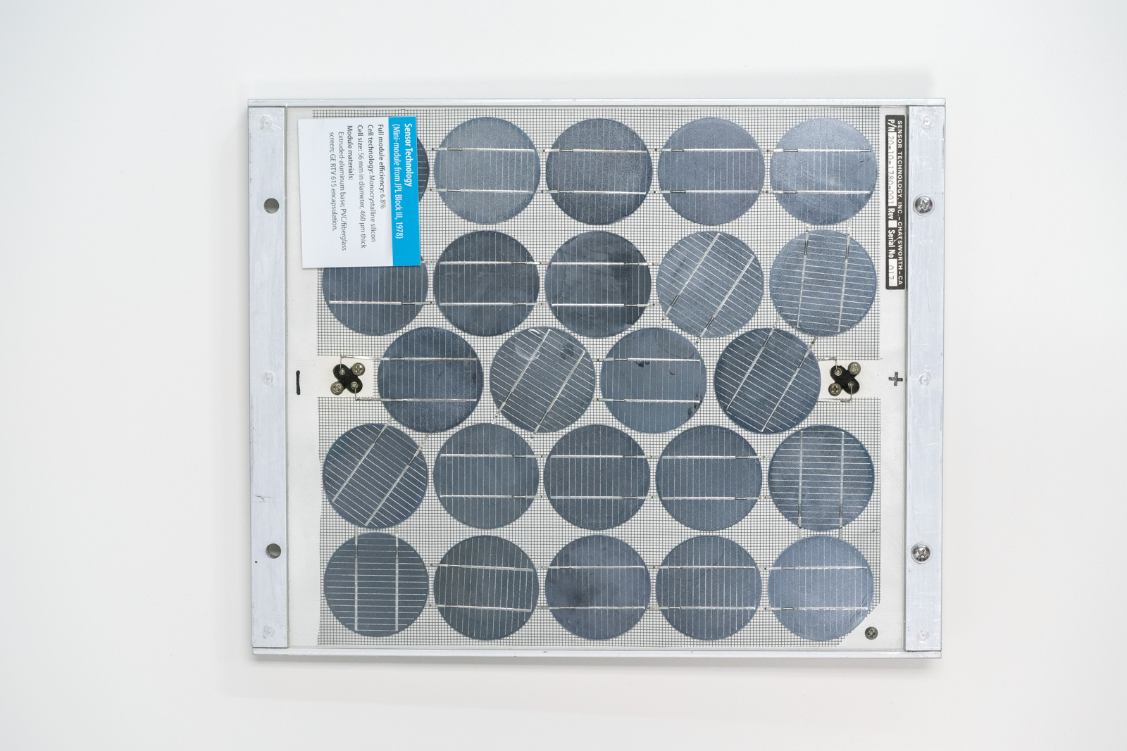 Sensor Technology Solar module with aluminum heatsink back