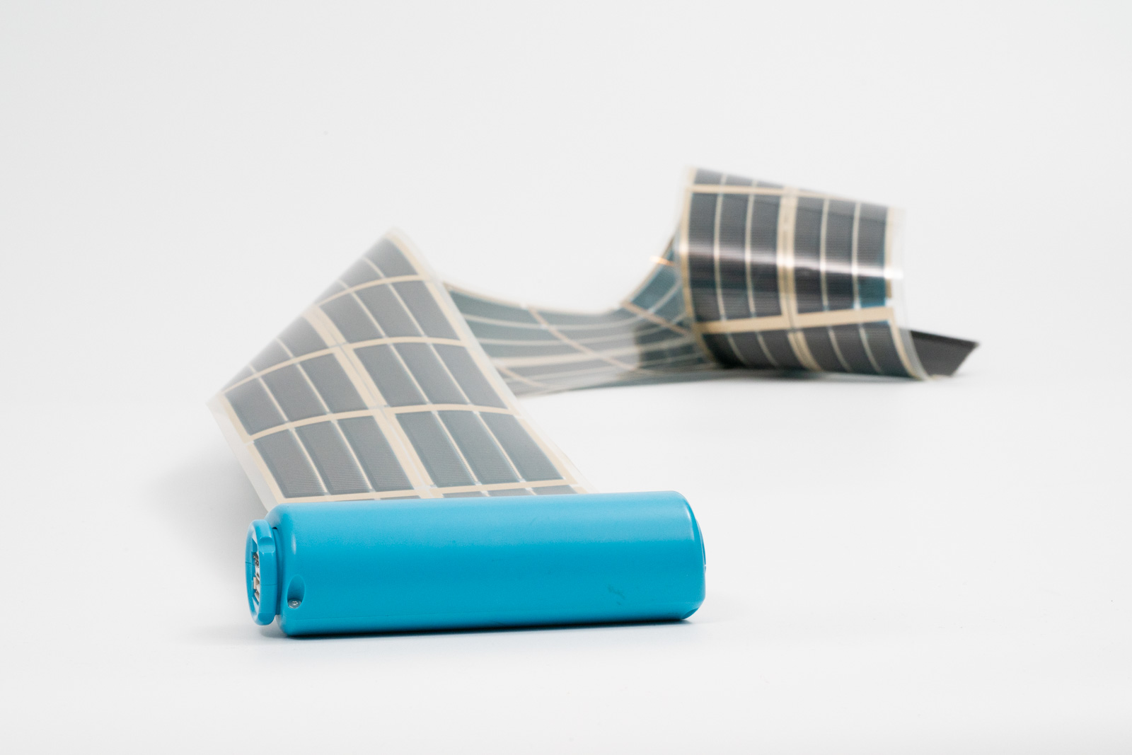 Heli-on Solar charger rollable organic solar cell